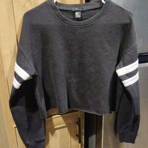 Forever 21 Black and White Long Sleeve Crop Top